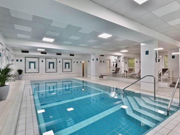 Hotelový bazén Parkhotel Golf