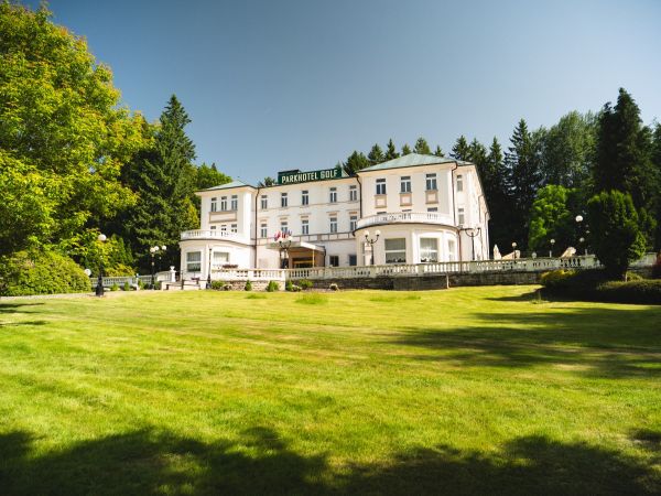 Hotel front right from garden