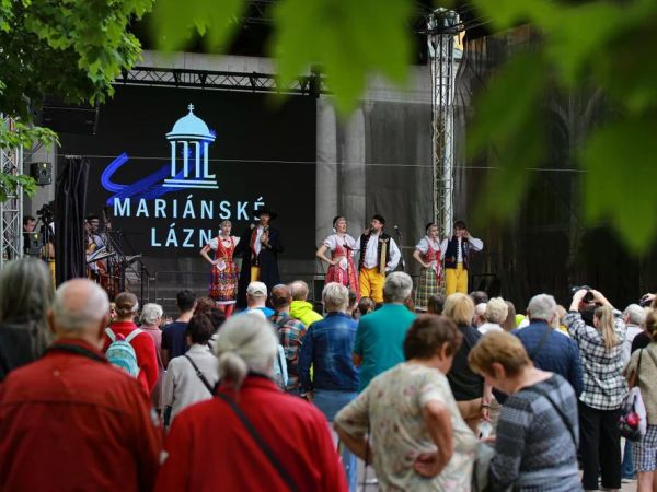 Zahájení sezóny v minulých letech