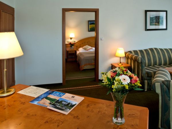 UBYTOVÁNÍ V PARKHOTELU GOLF MARIÁNSKÉ LÁZNĚ