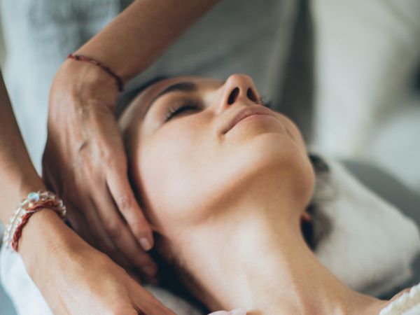klassische Rücken- und Nackenmassage