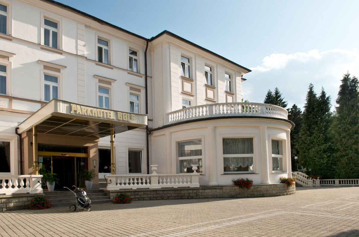 Hotel 7 vchod