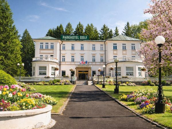 Frühlingsgarten beim Parkhotel Golf