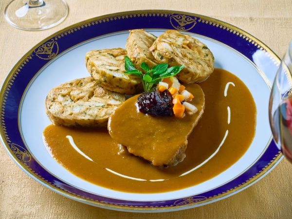 Restaurant Beef with creamy sauce